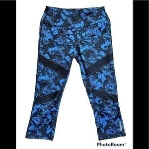 Reebok Sm Workout Top & Capri legging - Women